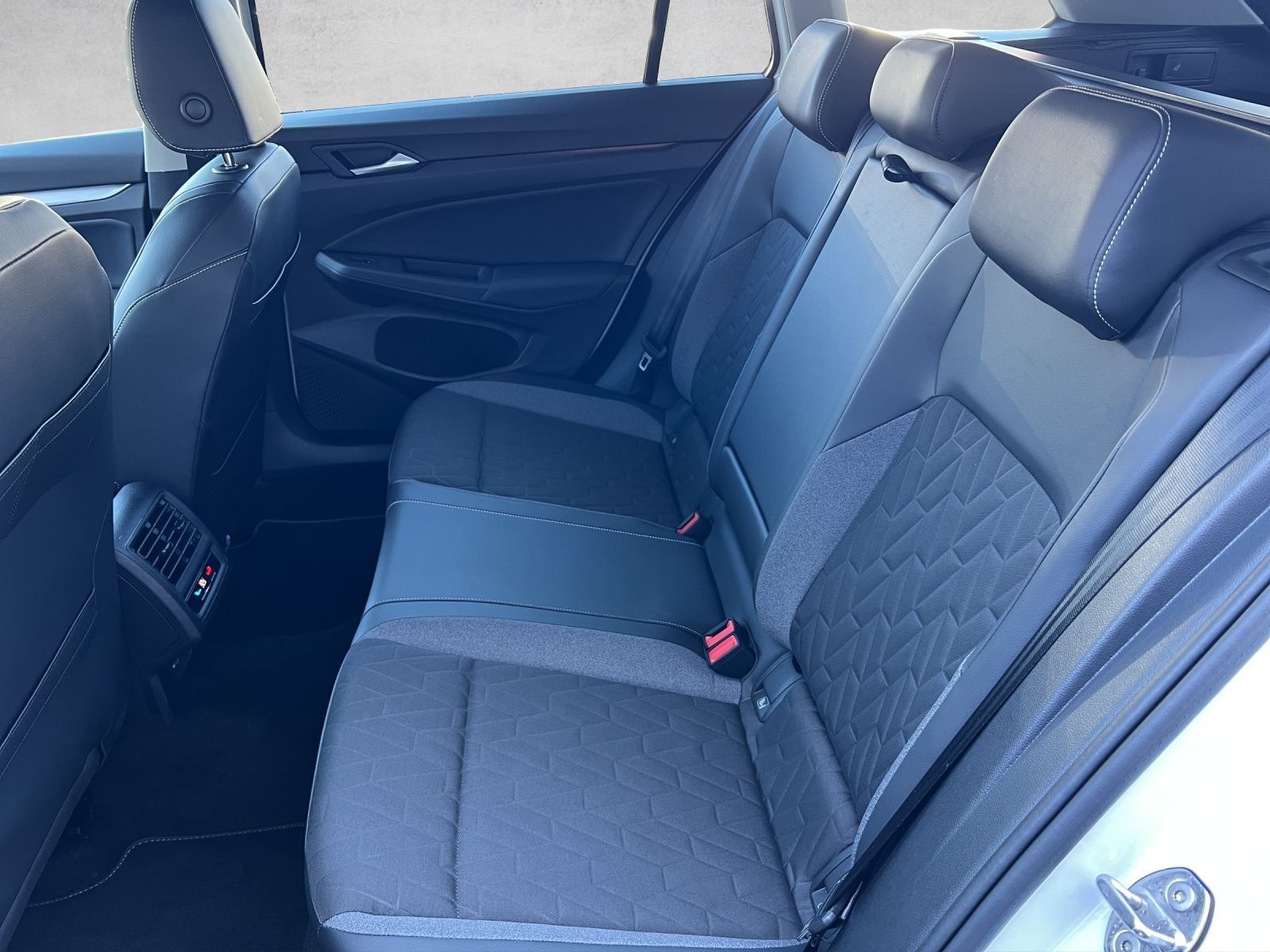 Golf VIII Variant Goal 1.5 eTSI DSG AHK*Navi*Are