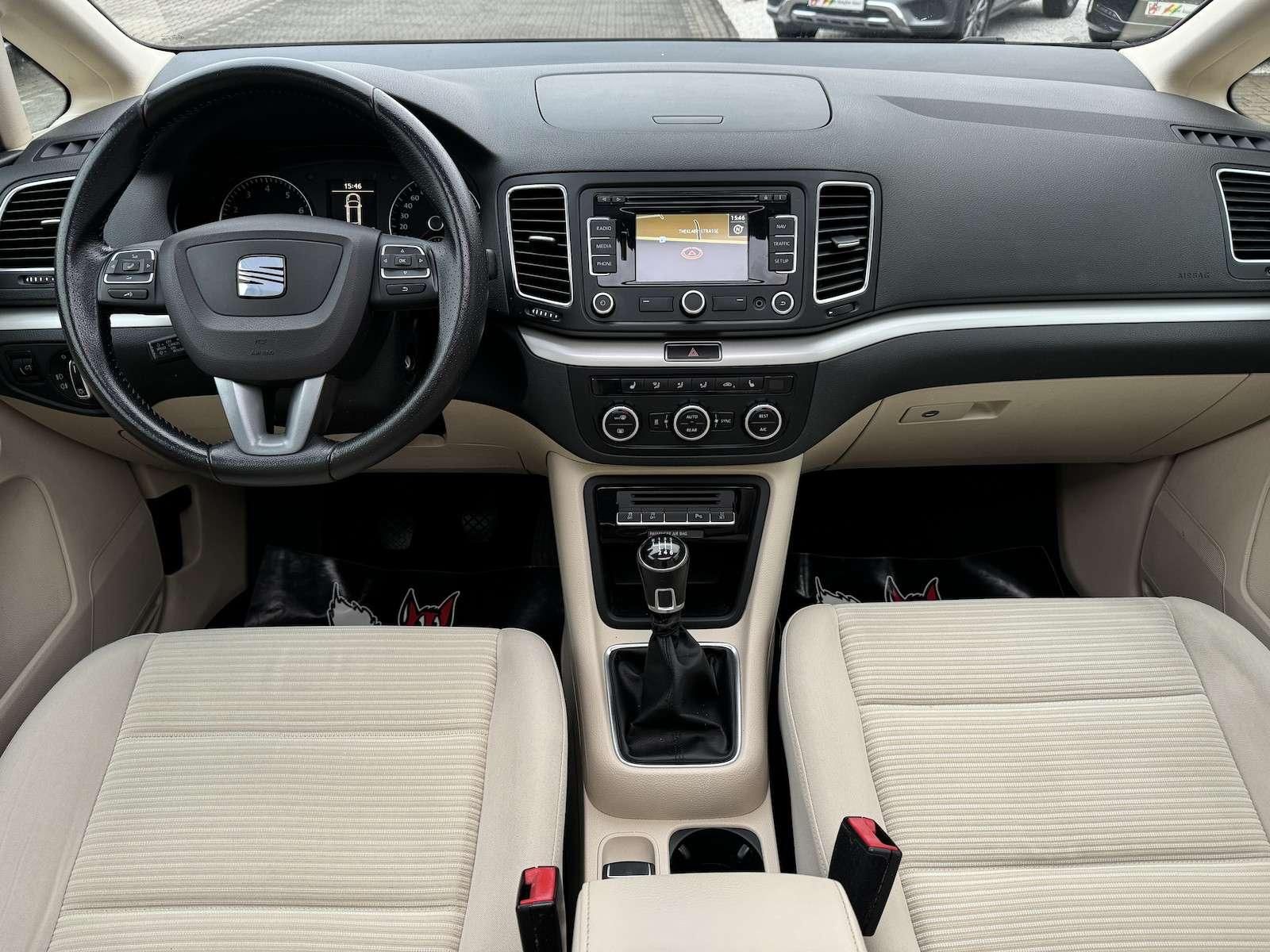 Fahrzeugabbildung SEAT Alhambra 7 Sitzer/Xenon/Navi/DAB/Pano/StandHz...
