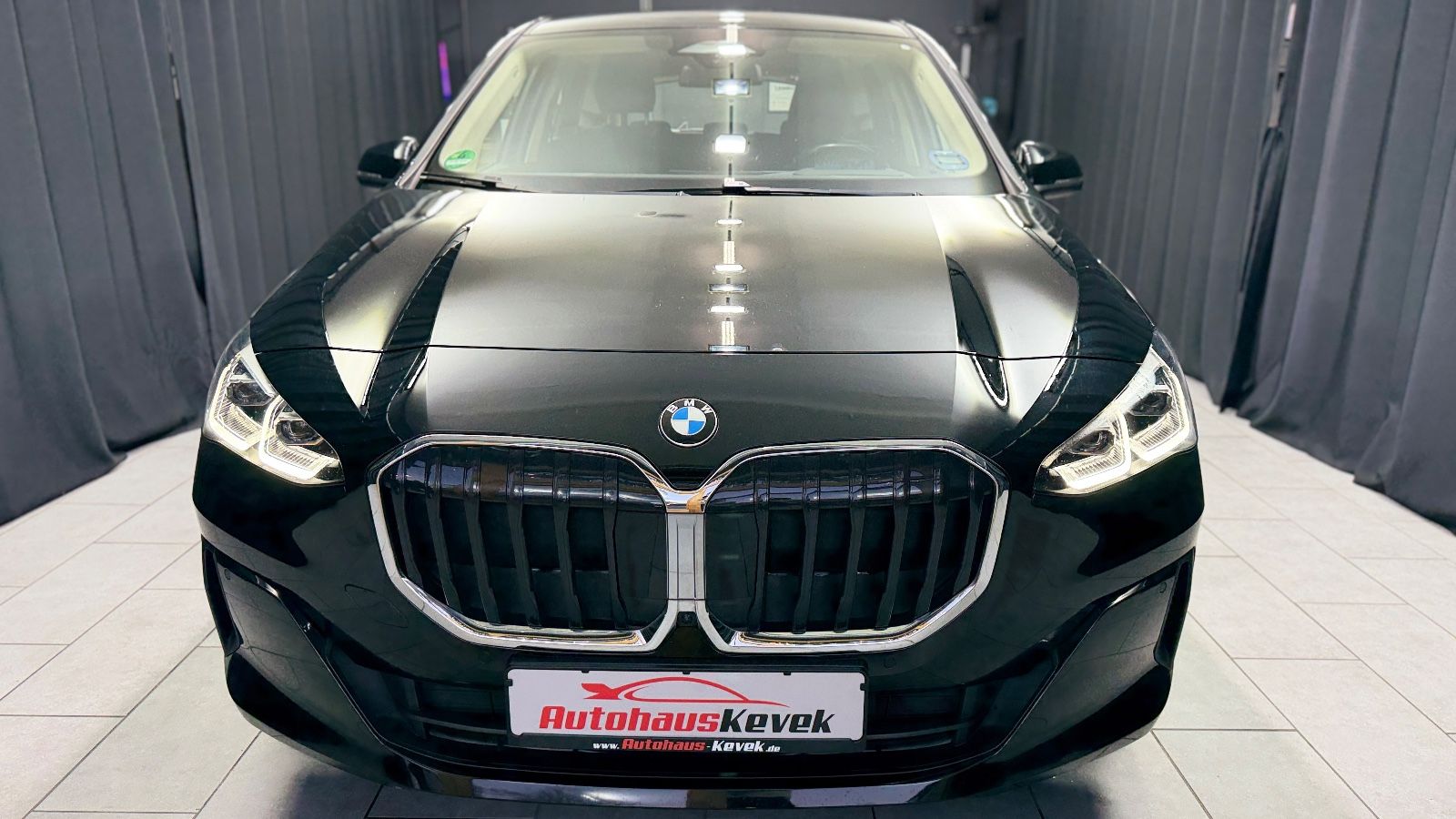 Fahrzeugabbildung BMW 218d Active Tourer|AUTOMATIK|NAVI|HEAD-UP|1.HAND