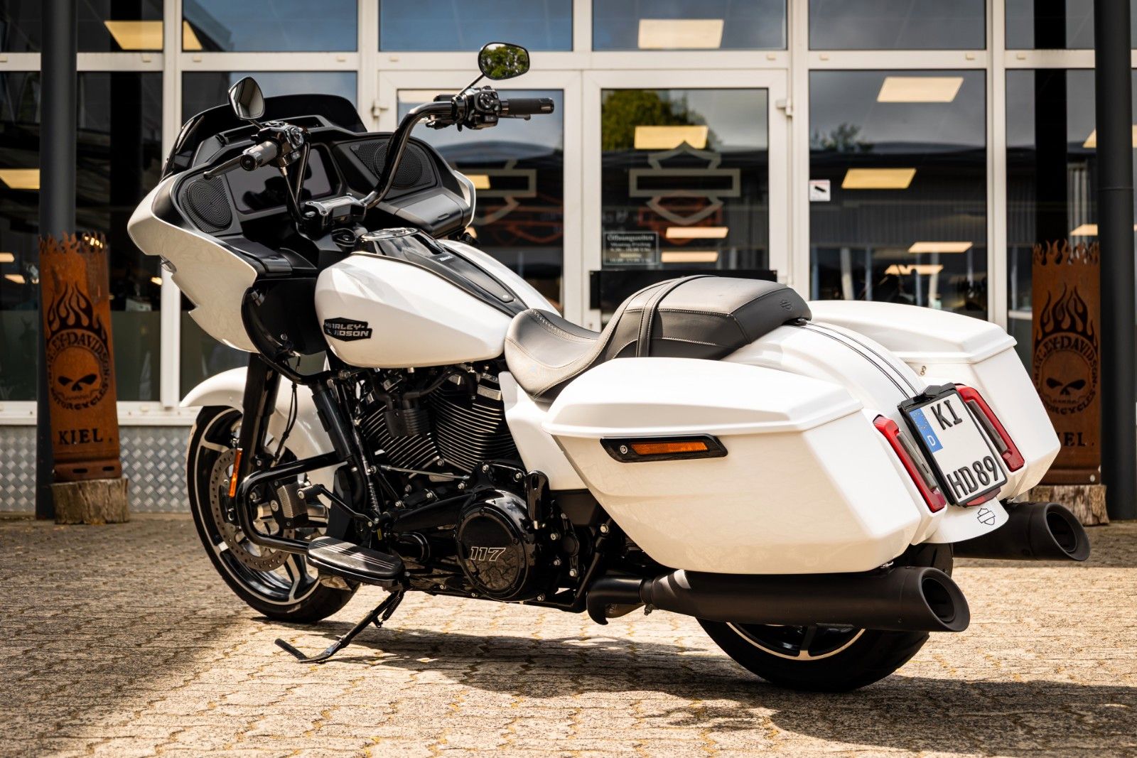 Fahrzeugabbildung Harley-Davidson ROAD GLIDE FLTRX 117cui - Screamin Eagle Auspuff