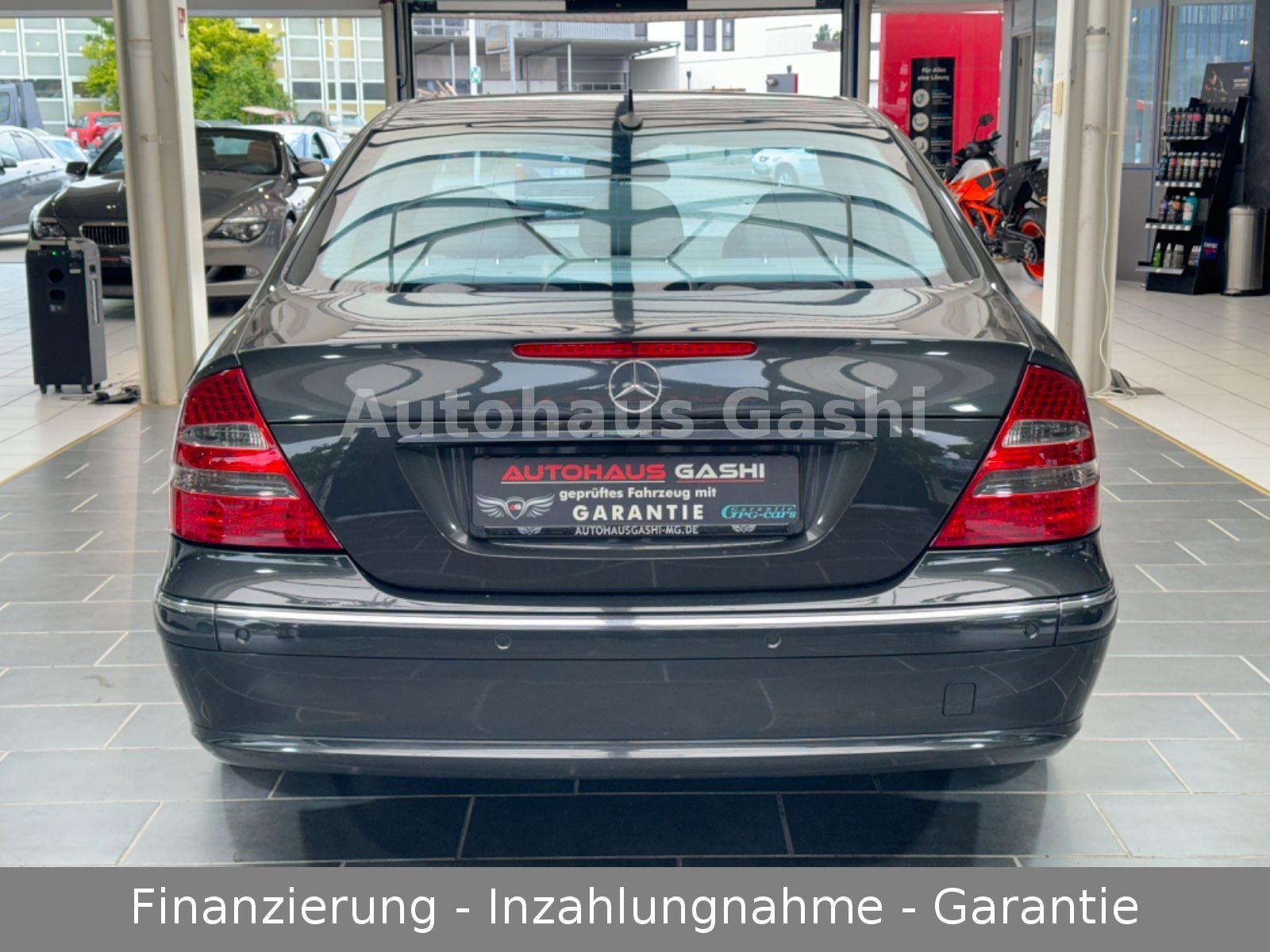 Fahrzeugabbildung Mercedes-Benz E-270 CDI*Avantgarde*Automatik*Navi*AHK*PDC