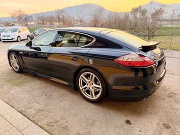 Porsche Panamera - 6