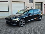 Volvo V60 Kombi R Design Expression Geartronic Hybrid - Volvo V60: Geartronic