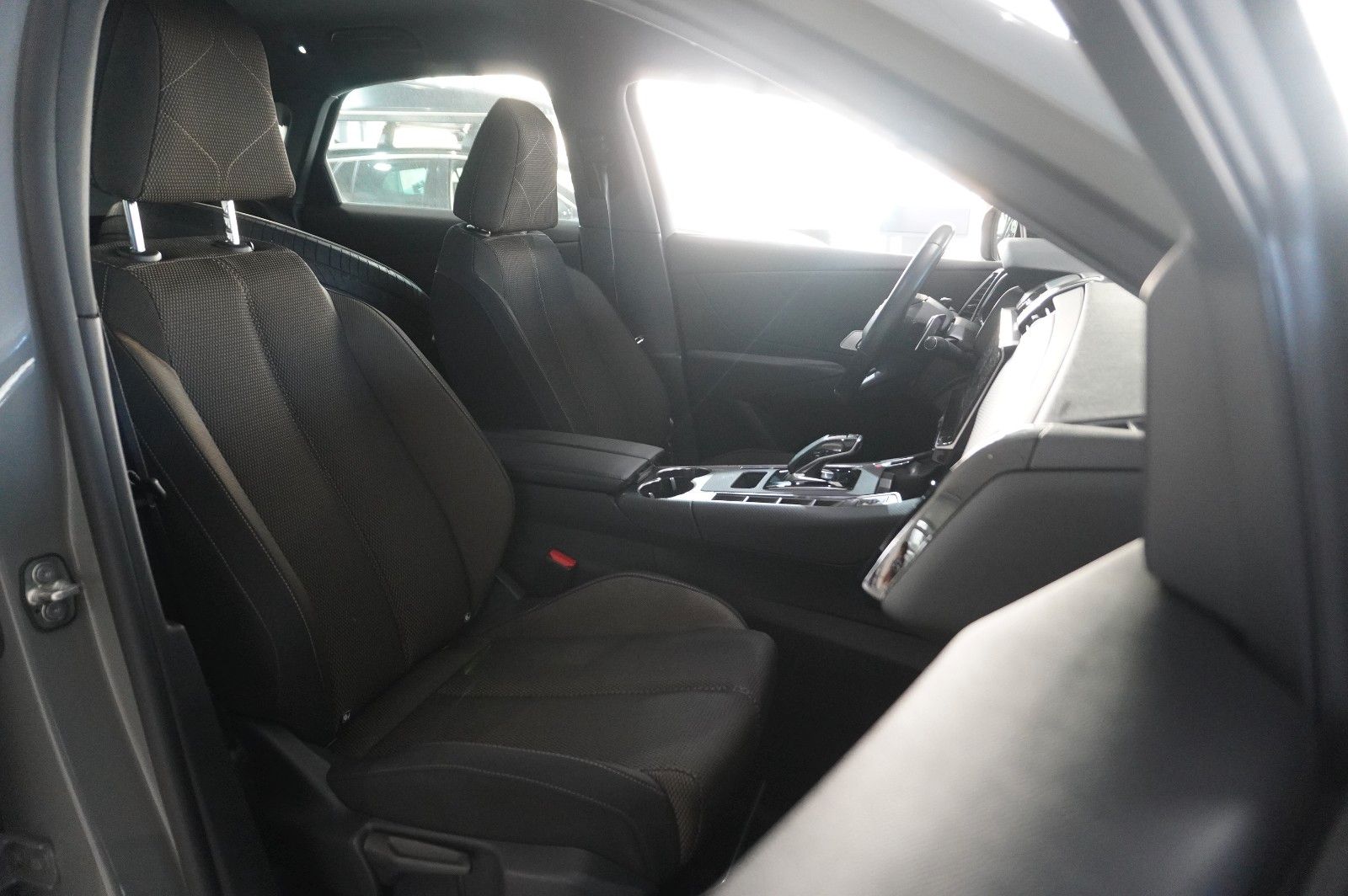 Fahrzeugabbildung DS Automobiles DS7 (Crossback) 1.5D BASTILLE+ NAVI/LED/360°/DAB