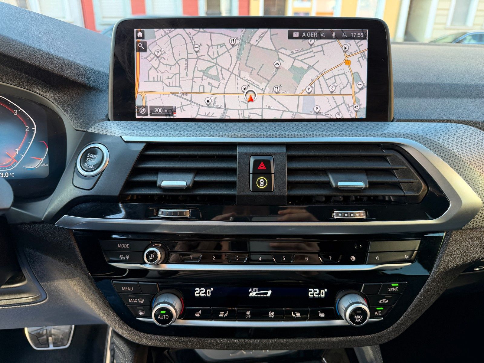 Fahrzeugabbildung BMW X4 xDrive 30 d M SPORT AHK NAVI LEDER 20 ZL. HUD