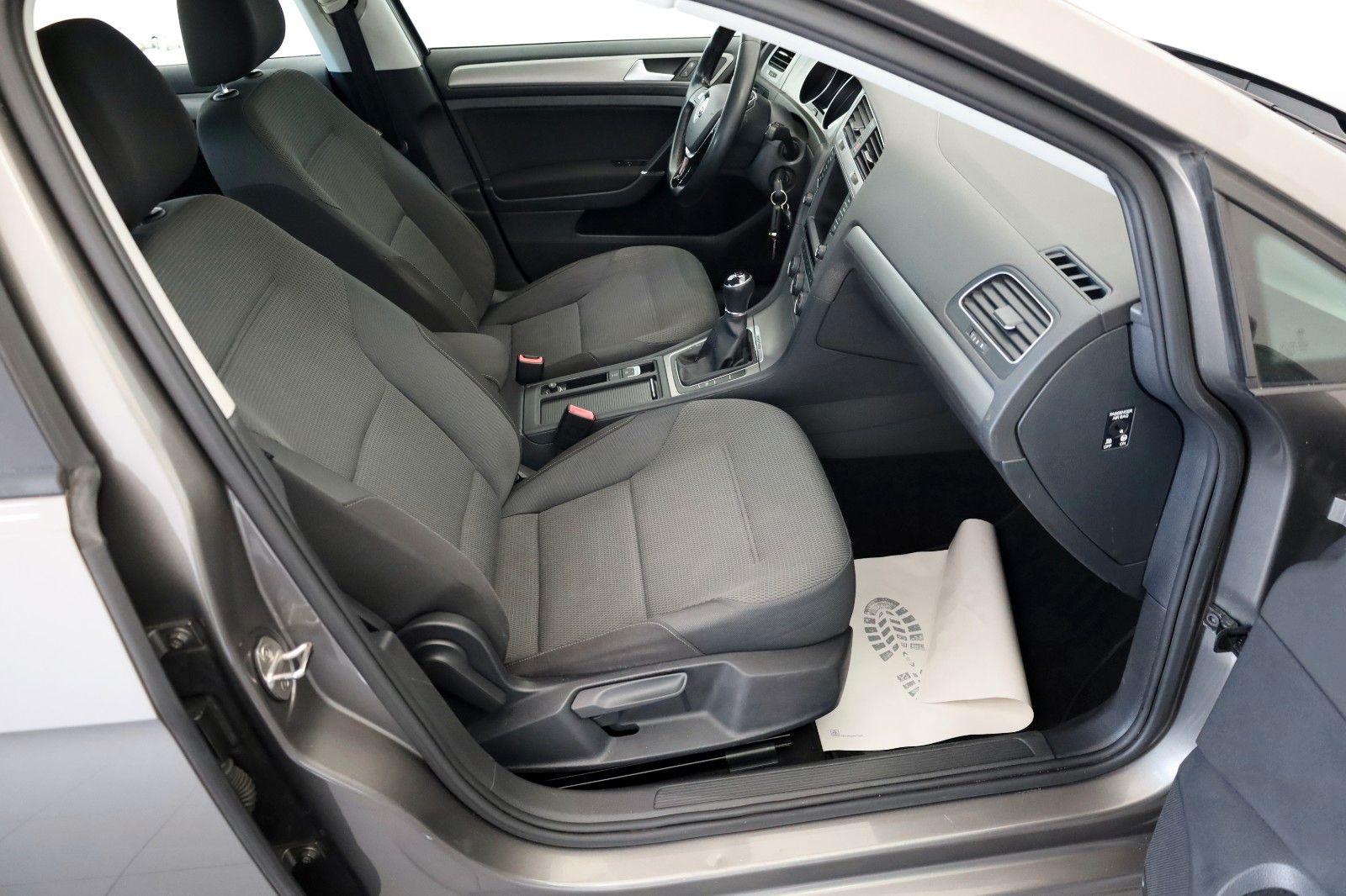 Fahrzeugabbildung Volkswagen Golf VII Variant Comfortline 4M Navi,Panorama,SH