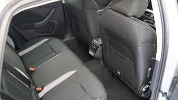 Skoda Scala Drive 1,0 TSI DSG PDC KAM BLACK PACKAGE