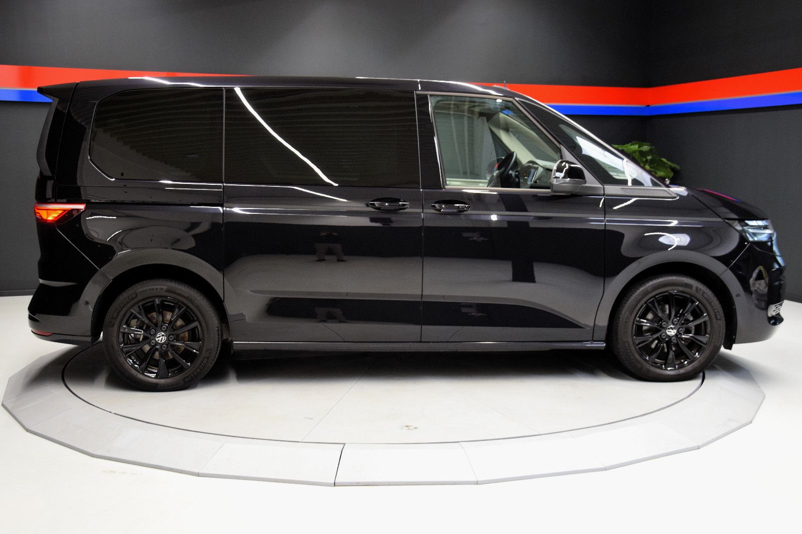 Fahrzeugabbildung Volkswagen T7 Multivan ACC AHK Sitzh.Standh. Kamera