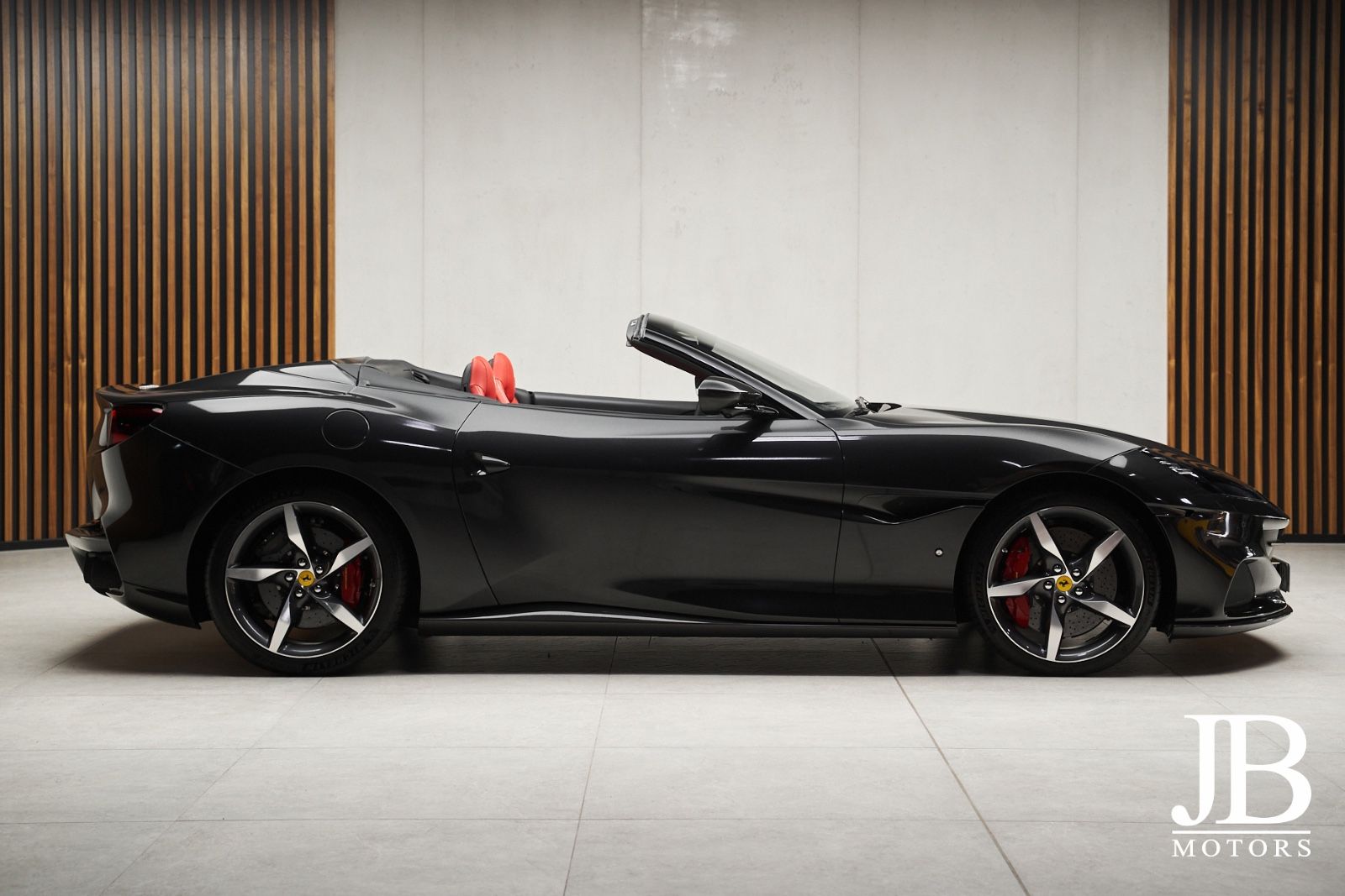Fahrzeugabbildung Ferrari Portofino M Carbon LED JBL Surround Magneride
