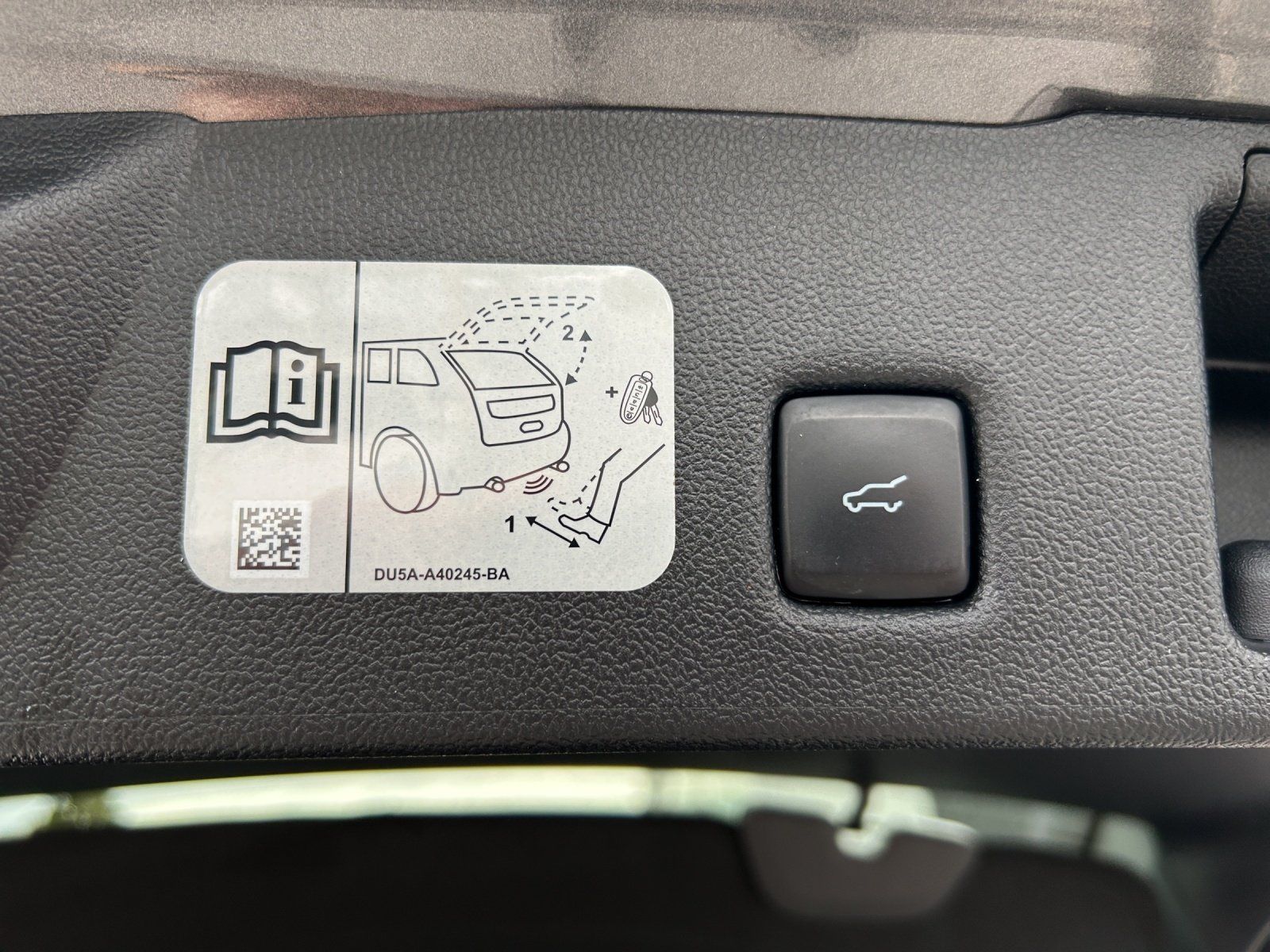 Fahrzeugabbildung Ford Kuga 2.5 PHEV Titanium X Aut./LED/KAMERA/NAVI/