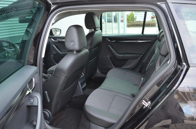 Fahrzeugabbildung SKODA Octavia Combi TDI Style Navi GRA PDC SH LM