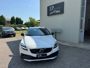 Volvo V40 Cross Country - 1