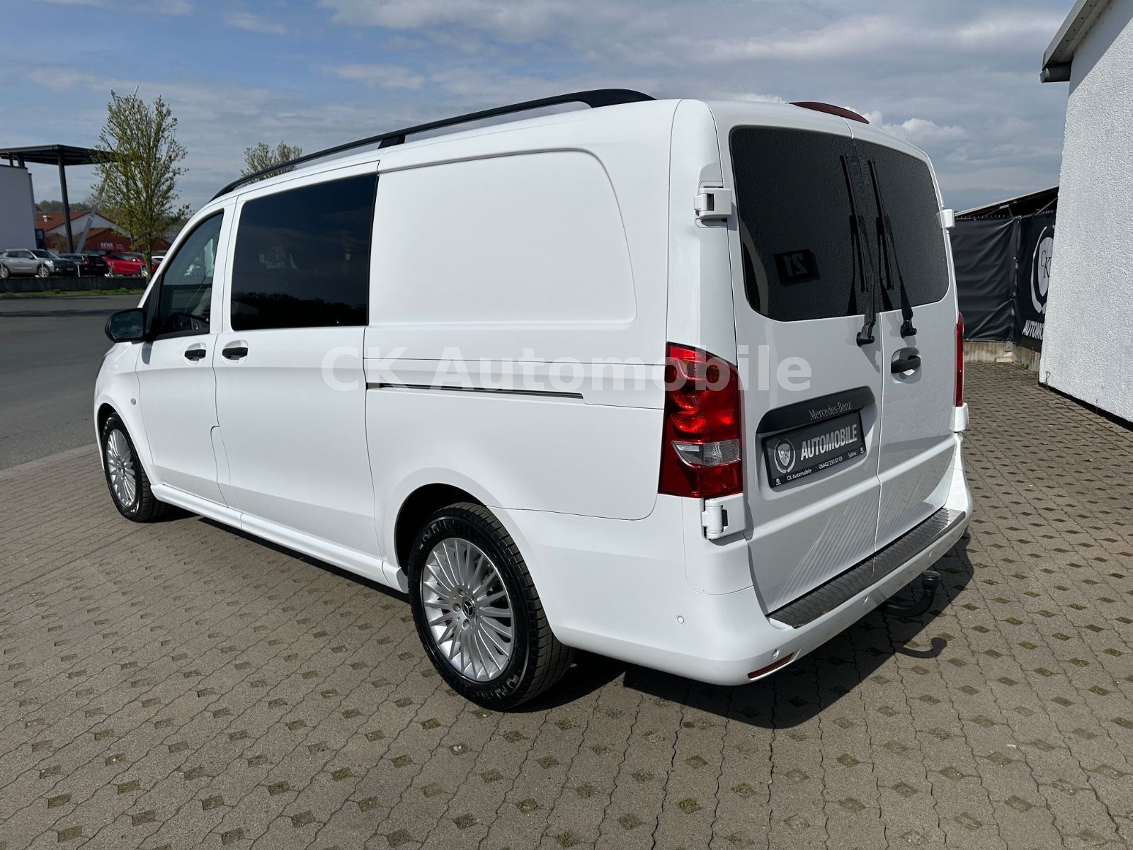 Fahrzeugabbildung Mercedes-Benz Vito Mixto 119 Lang Autom./5 Sitze/Navi/LED/AHK