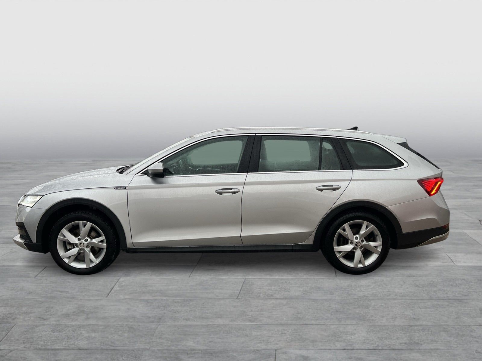 Skoda Octavia Combi 2.0 SCOUT 4X4 LM18 MATRIX CARPLAY imagem 2