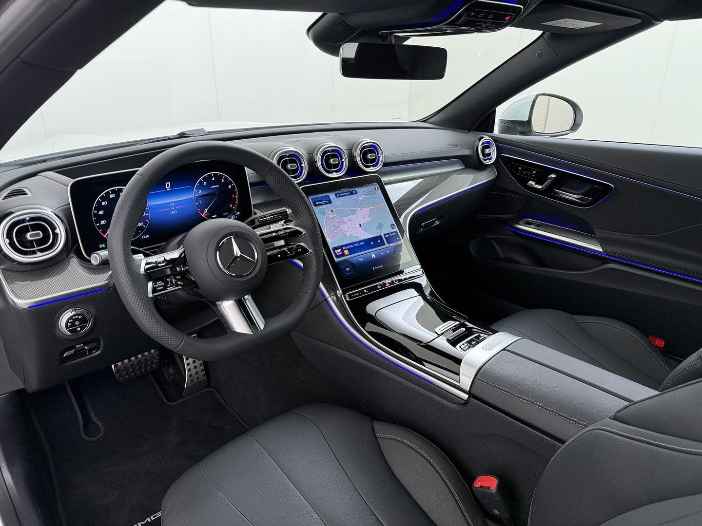 Mercedes-Benz CLE 300 Cabrio 4MATIC AMG Line | Head-Up Display imagem 3