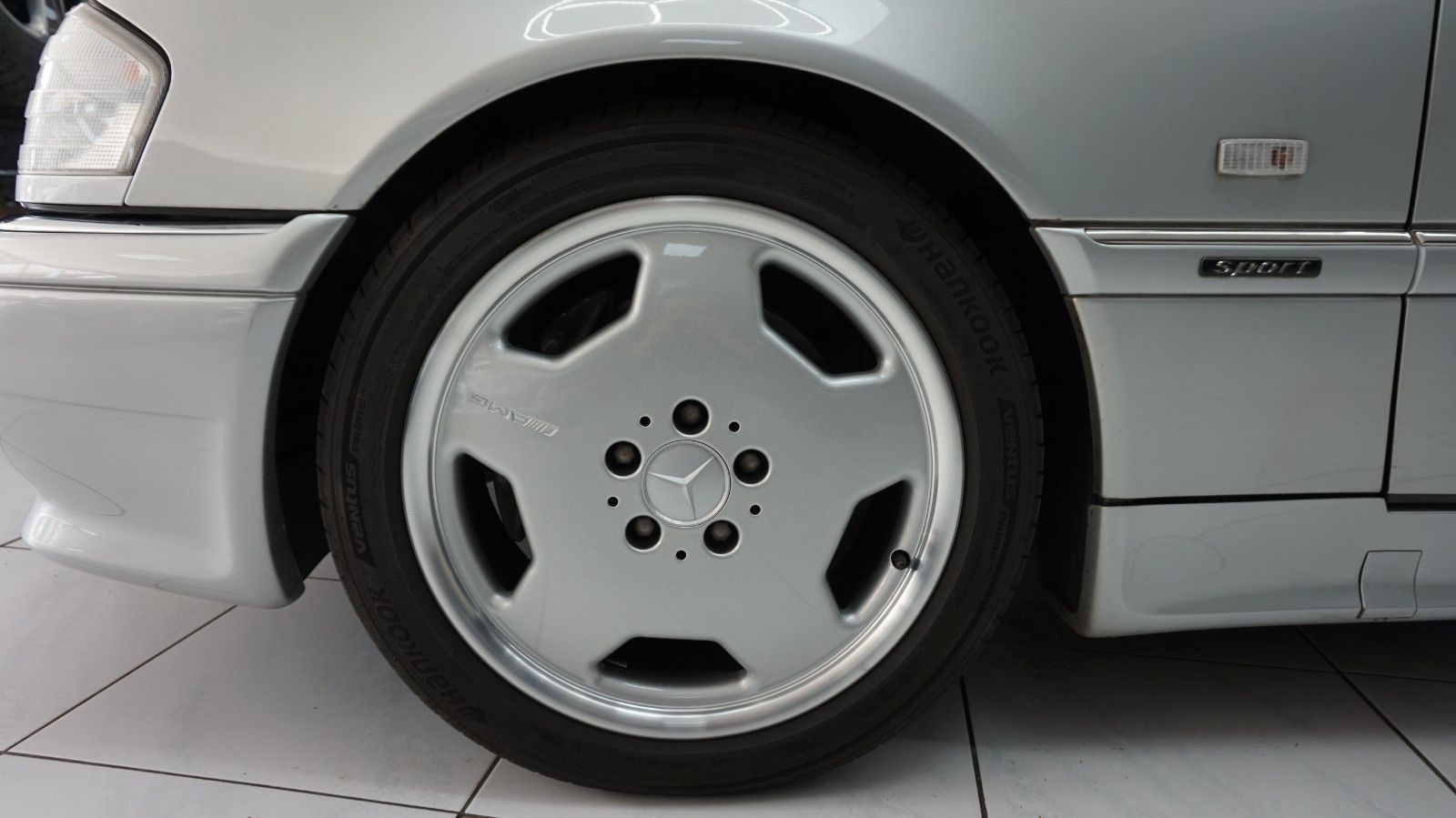 Fahrzeugabbildung Mercedes-Benz C 36 AMG aus deutscher Sammlung.