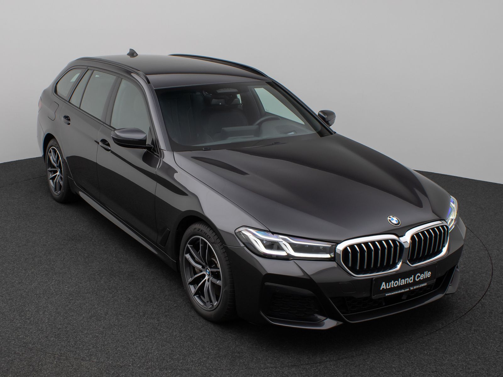 Fahrzeugabbildung BMW 530d xD M Sport Laser Kamera HUD DAB H/K Komfort