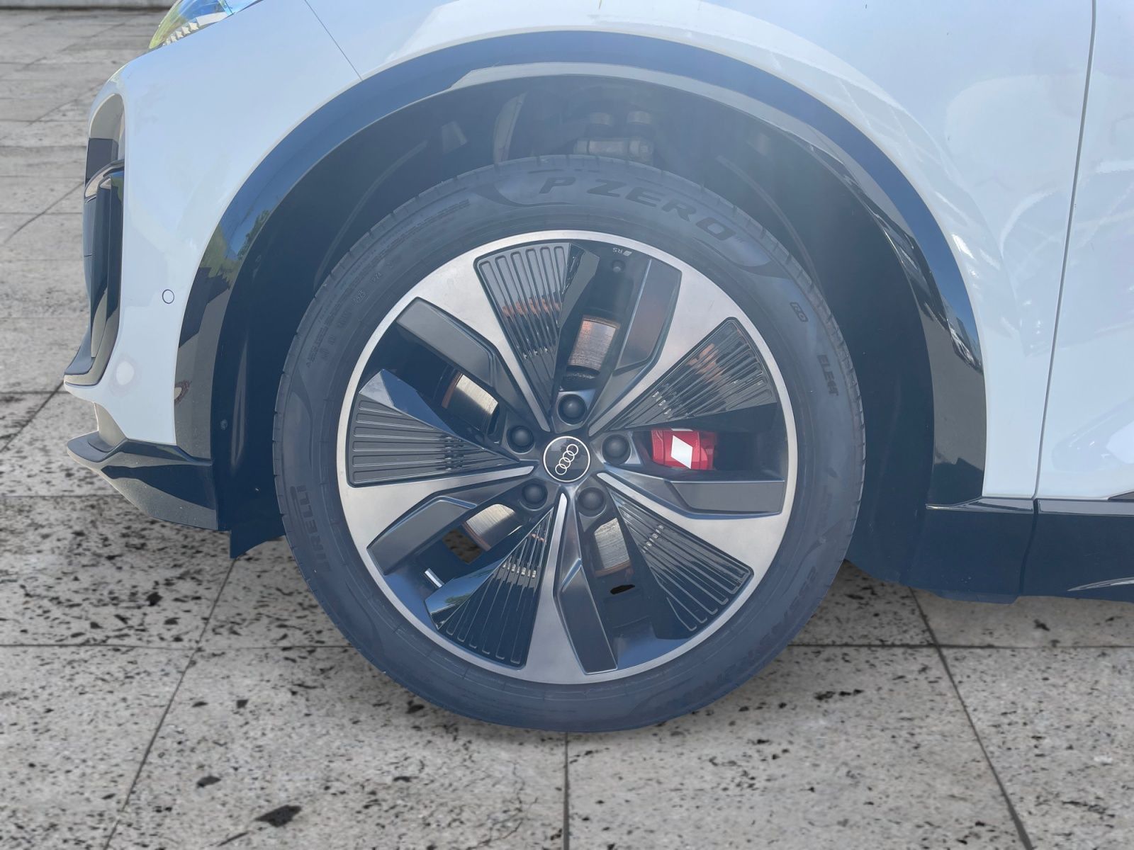Audi SQ6 e-tron - Bild 8