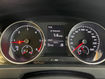 MYAUTOCENTER – Gebraucht- und Jahreswagen mit Werkstattservice in Pfaffenhofen Volkswagen Golf VII Variant Highline BMT *1. Hand*Massage*