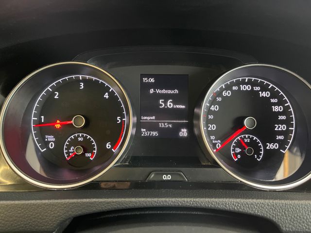 MYAUTOCENTER – Gebraucht- und Jahreswagen mit Werkstattservice in Pfaffenhofen Volkswagen Golf VII Variant Highline BMT *1. Hand*Massage*