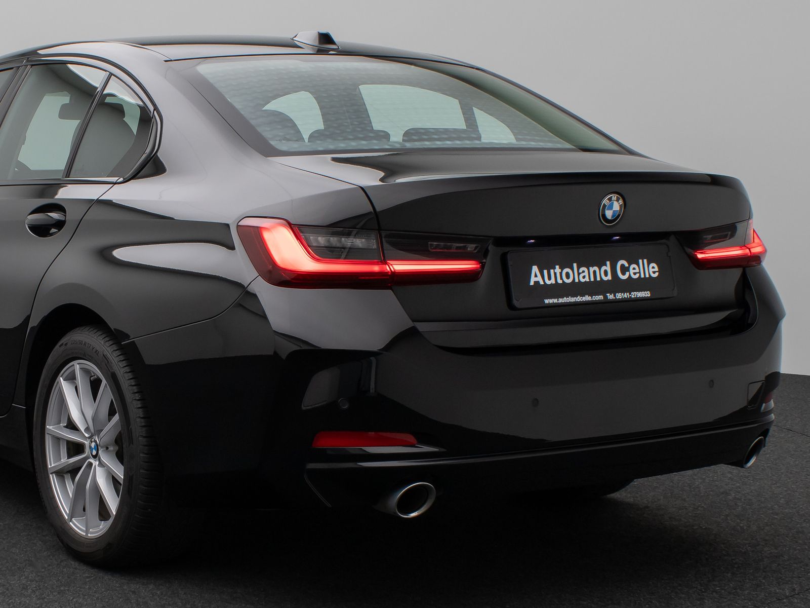 Fahrzeugabbildung BMW 318i DAB PDC Widscreen Geschwindigkeitsreg LED