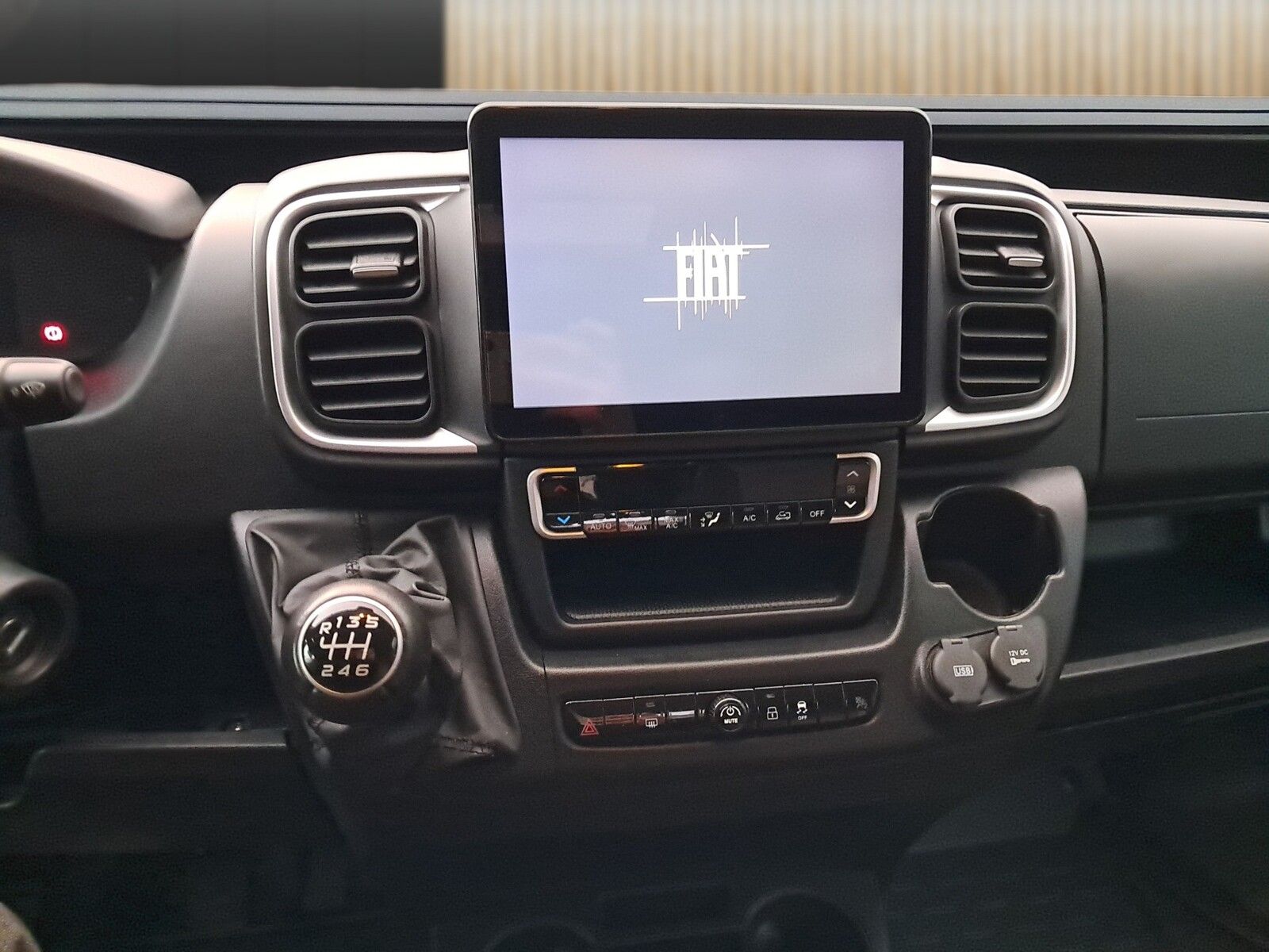 Fahrzeugabbildung Pössl Summit 600 Fiat 180 PS Mark./AHK/Navi/Solar