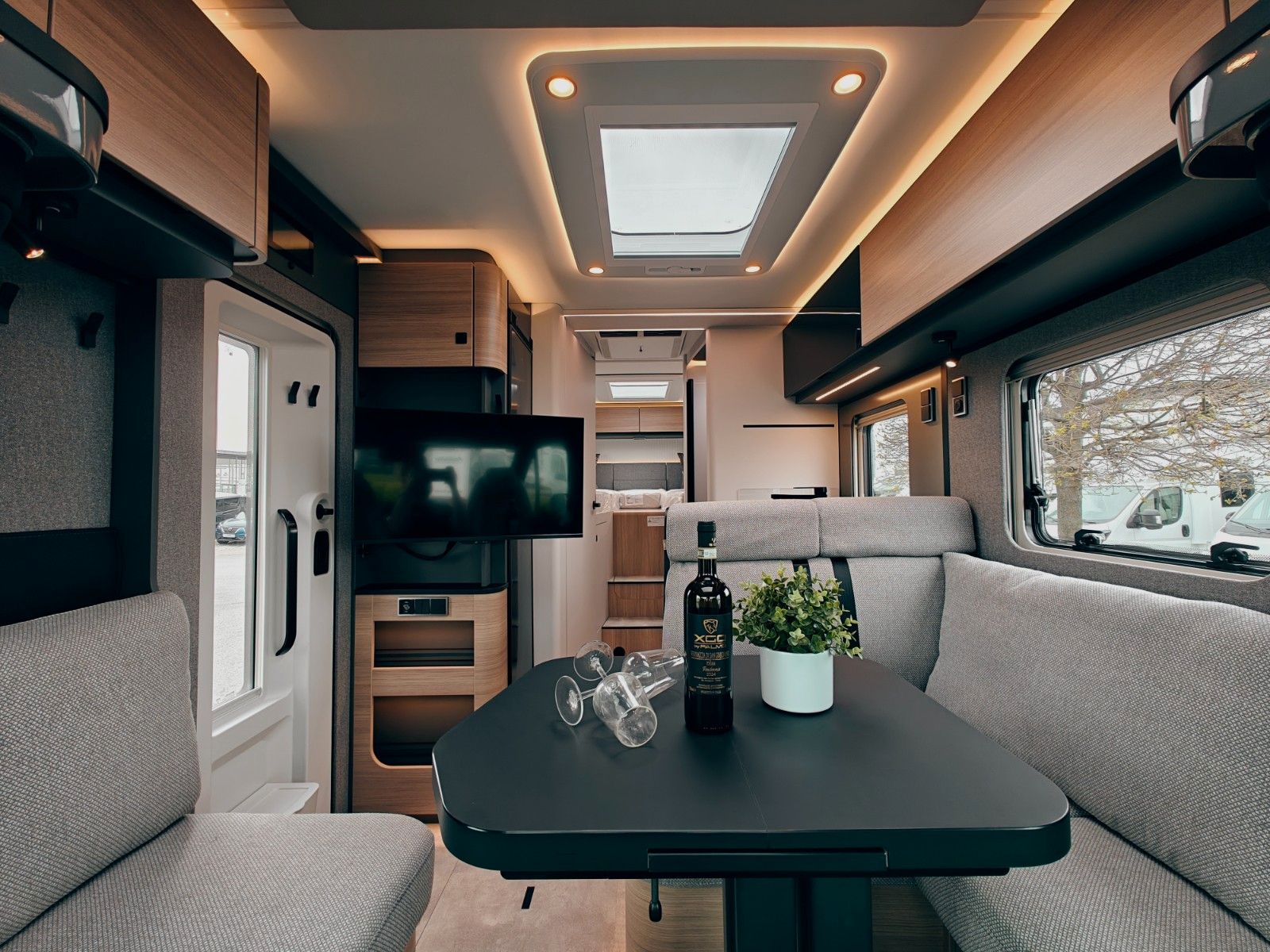 Fahrzeugabbildung HYMER / ERIBA / HYMERCAR B-KLASSE MC T 680 PREMIUM - SOFORT LIEFERBAR!