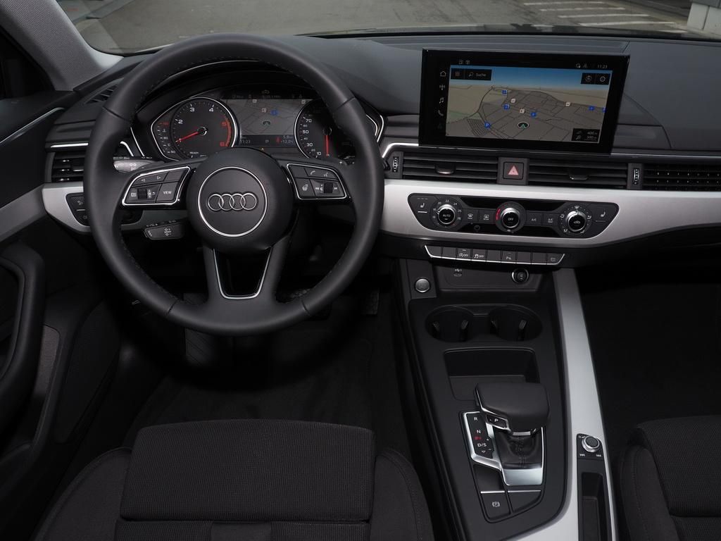 Audi A4 Avant S line 30 TDI S tronic Alu-18` foto 3