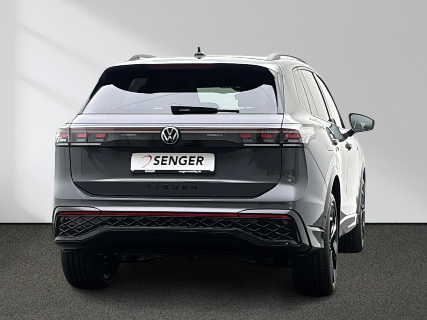 Volkswagen Tiguan 1.5 eHybrid R-Line AHK Matrix Pano HuD imagem 3