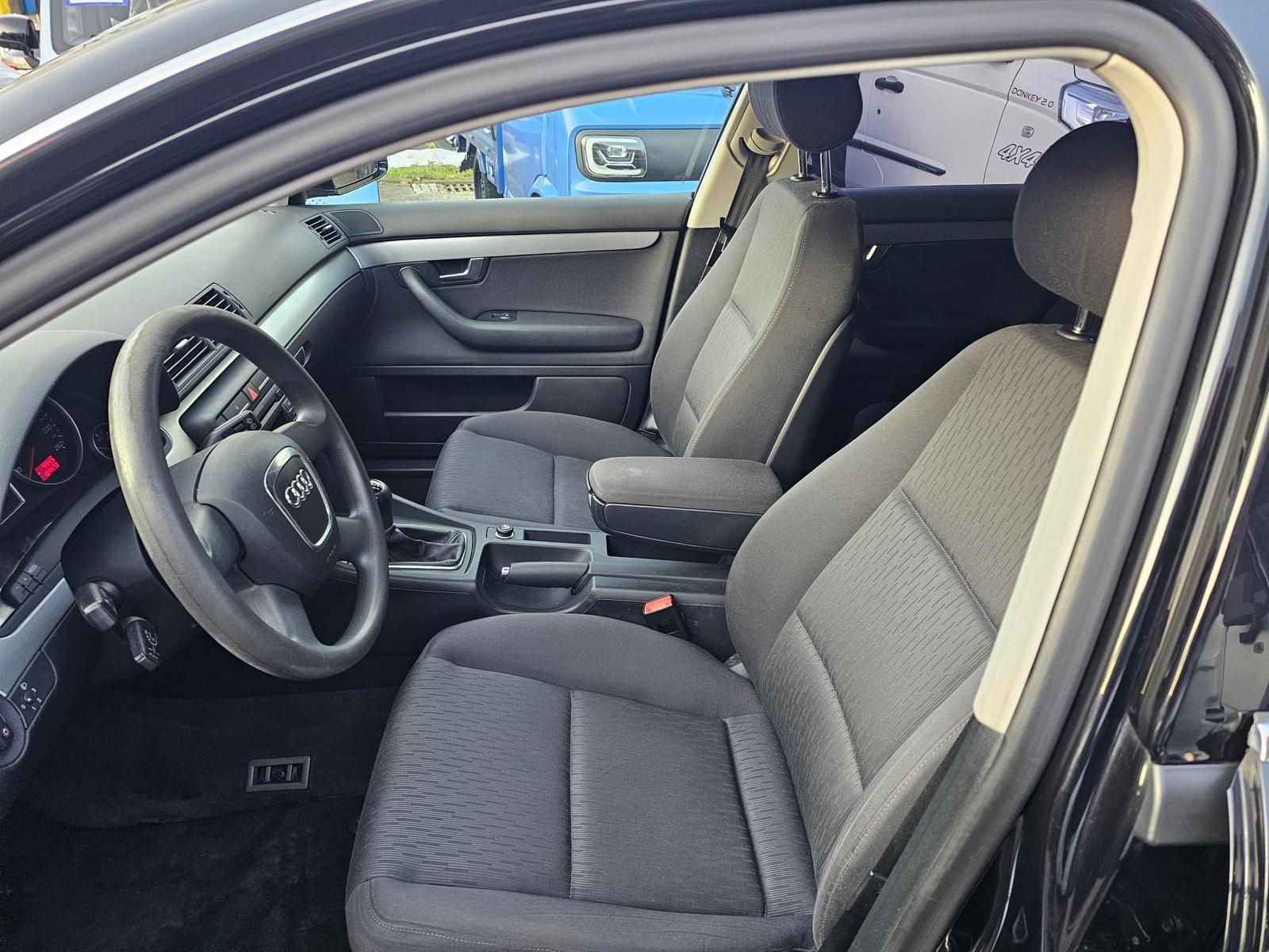 Audi A4 2008 — photo 7