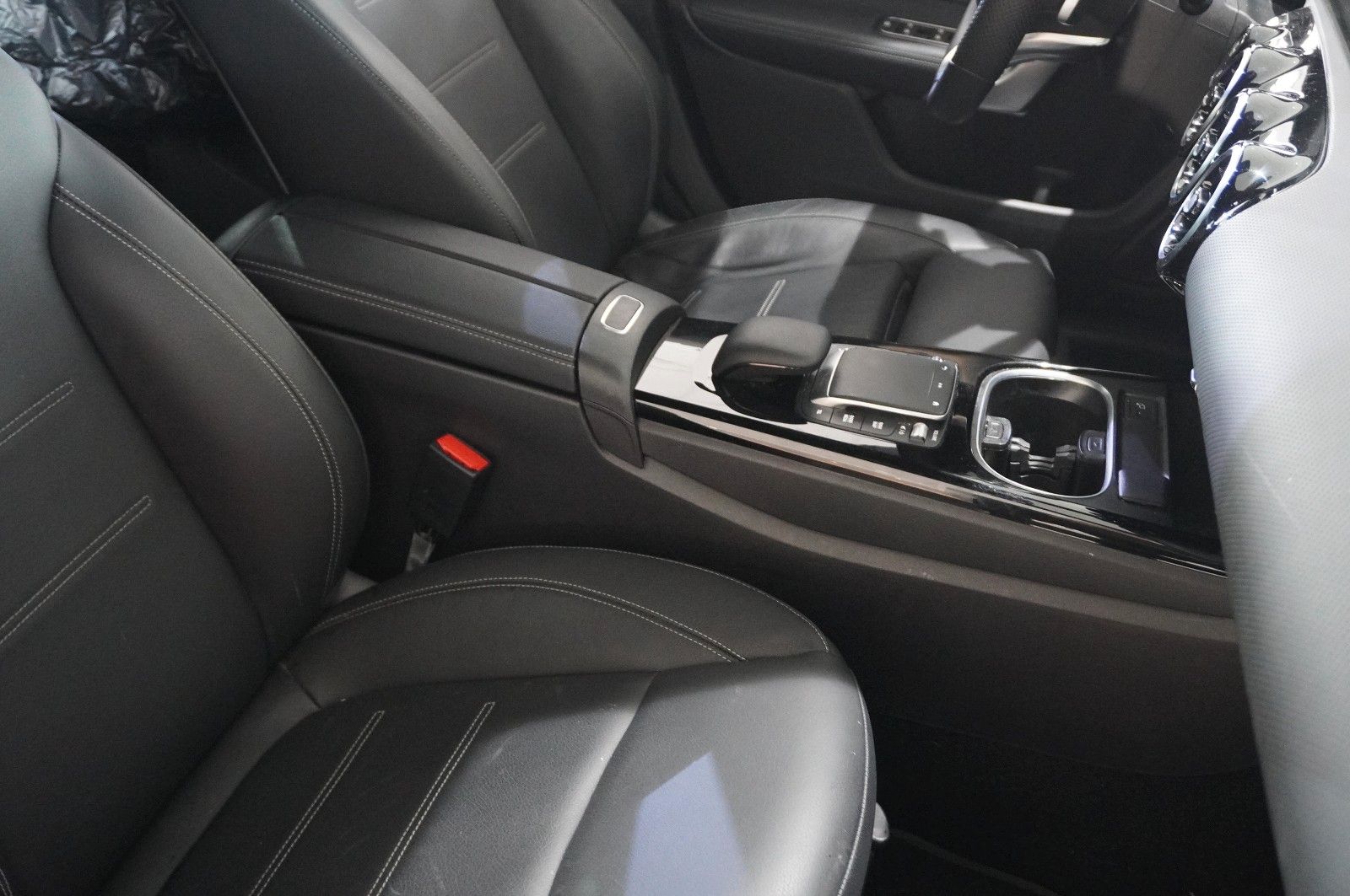 Fahrzeugabbildung Mercedes-Benz CLA SB 200 AMG LINE 7G-DCT NAVI/LED/KAMERA/DAB+