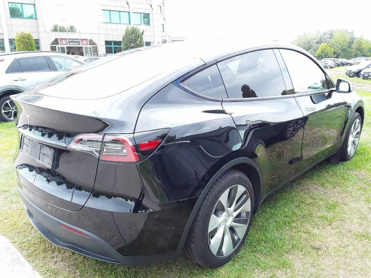 Fahrzeugabbildung Tesla Model Y RWD NAVI/LED/KAMERA/SPORT/PANO./WÄRMEP.