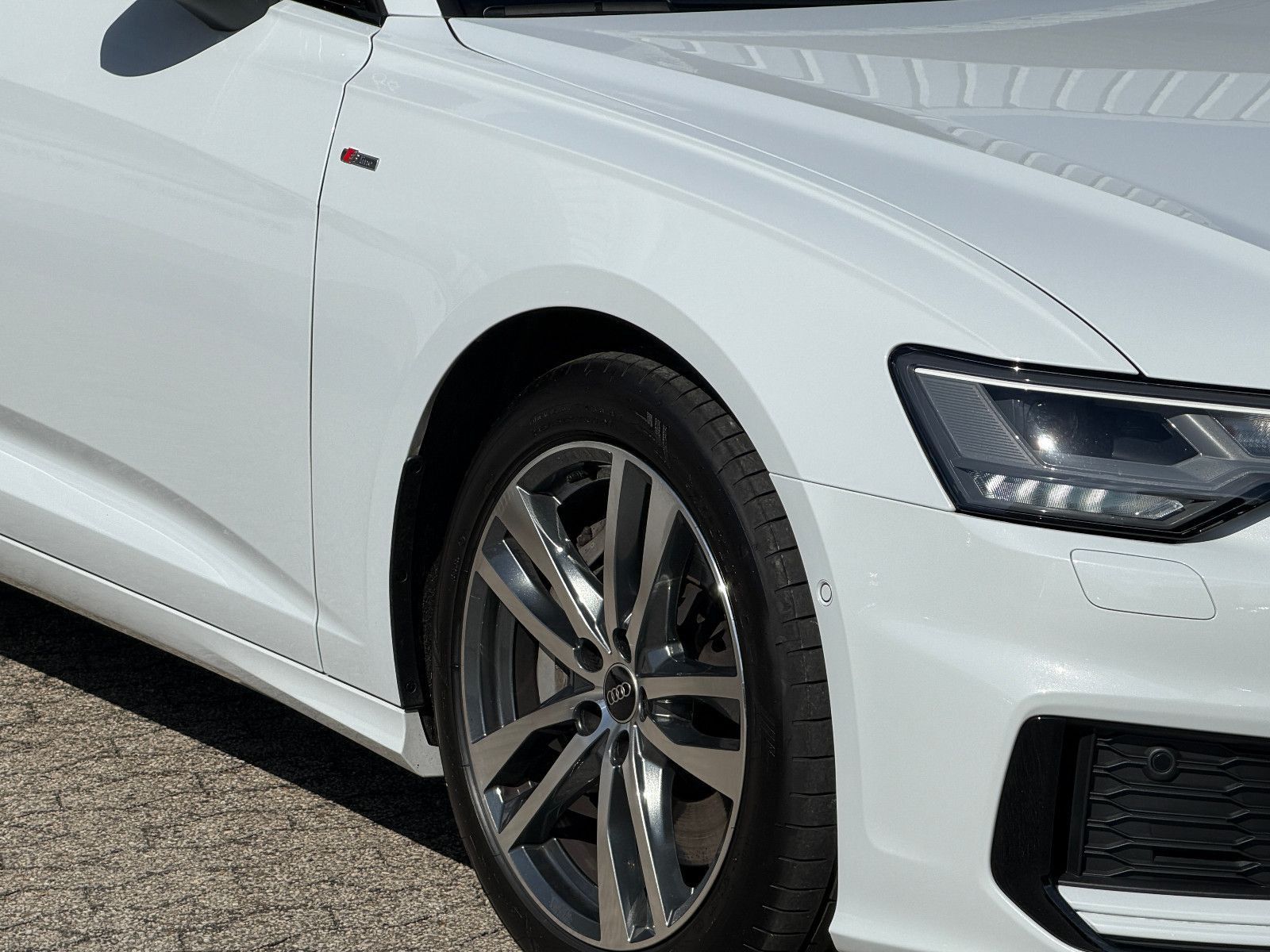 Fahrzeugabbildung Audi A6 Avant 55 TFSI quattro/SPORT/S-LINE/