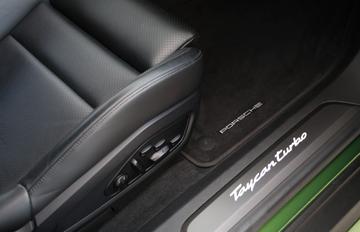 صورة مصغرة 15 لـ 2020 Porsche TAYCAN