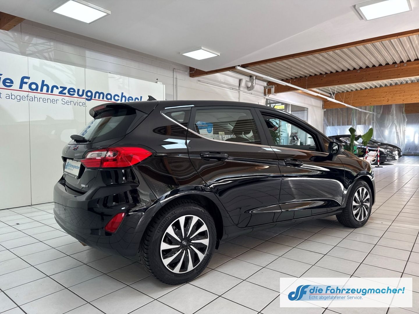 Fahrzeugabbildung Ford Fiesta Titanium Navi LED Blendfreies Fernl. Kurv