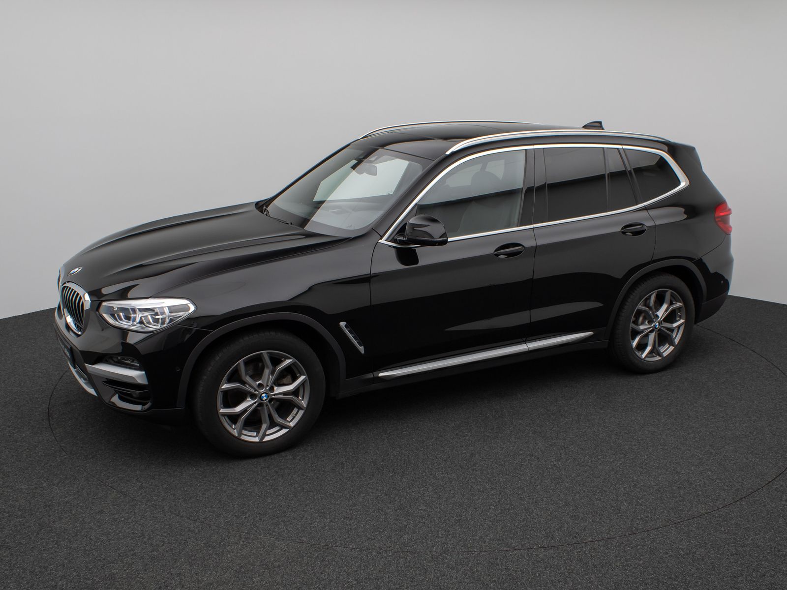 Fahrzeugabbildung BMW X3 xD20d xLine Panorama 360°DAB HiFi AHK Komfort