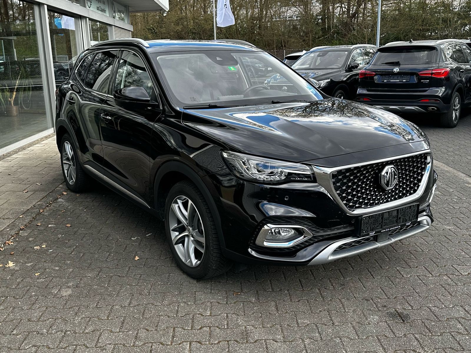Fahrzeugabbildung MG EHS Luxury PANO+LEDER+NAVI+SHZ+KAMERA+ACC+360°+