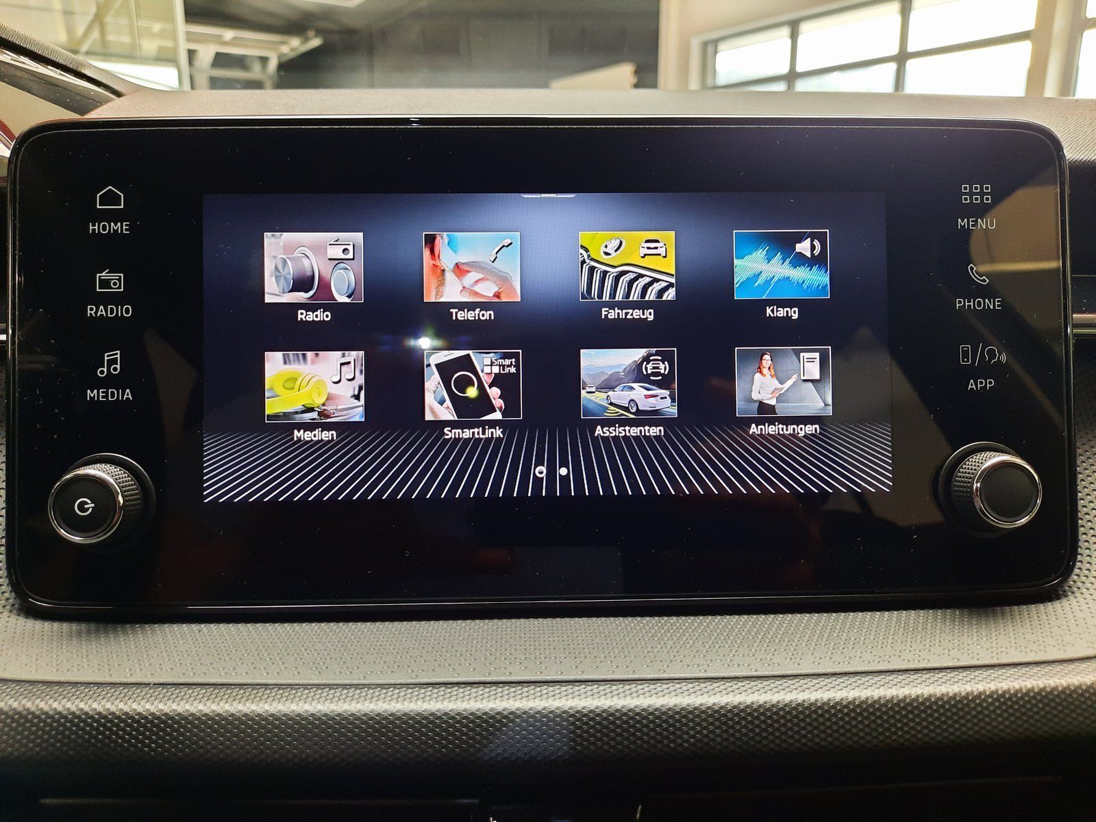 Fahrzeugabbildung SKODA Fabia Essence TSI *LED*PDC*Sitzhzg*APP*DAB*VZE*