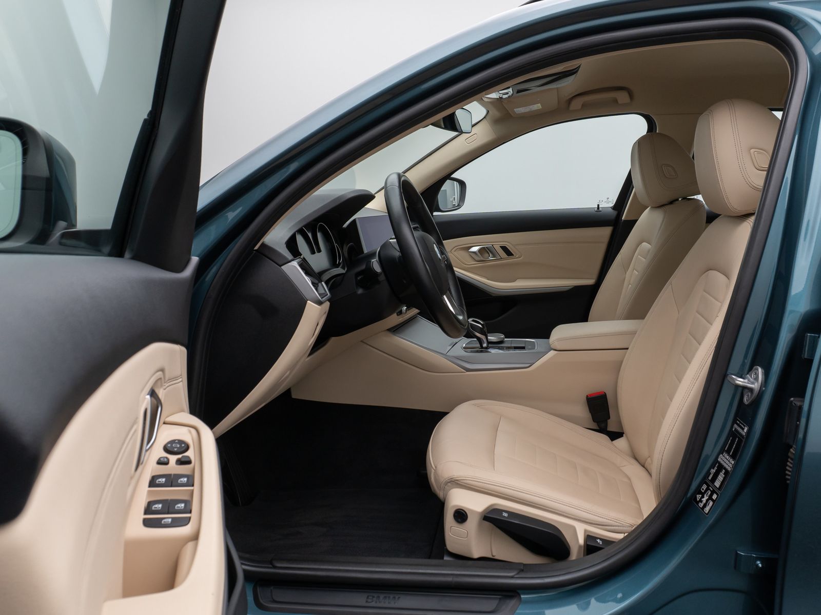 Fahrzeugabbildung BMW 320d xD CockPit+ Lenkrhzg Lordos Stndhz PDC AHK