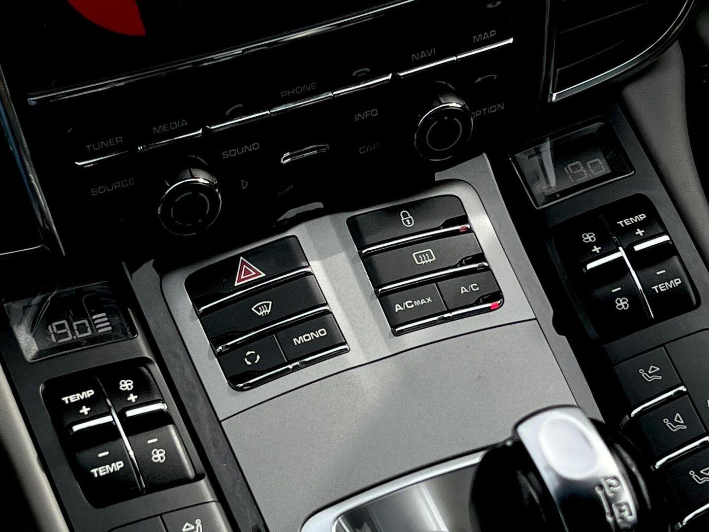 PORSCHE PANAMERA - 4S 4.8 - 400 CV -  PANORAMA -BVA - PACK SPORT CHRONO - TOIT OUVRANT