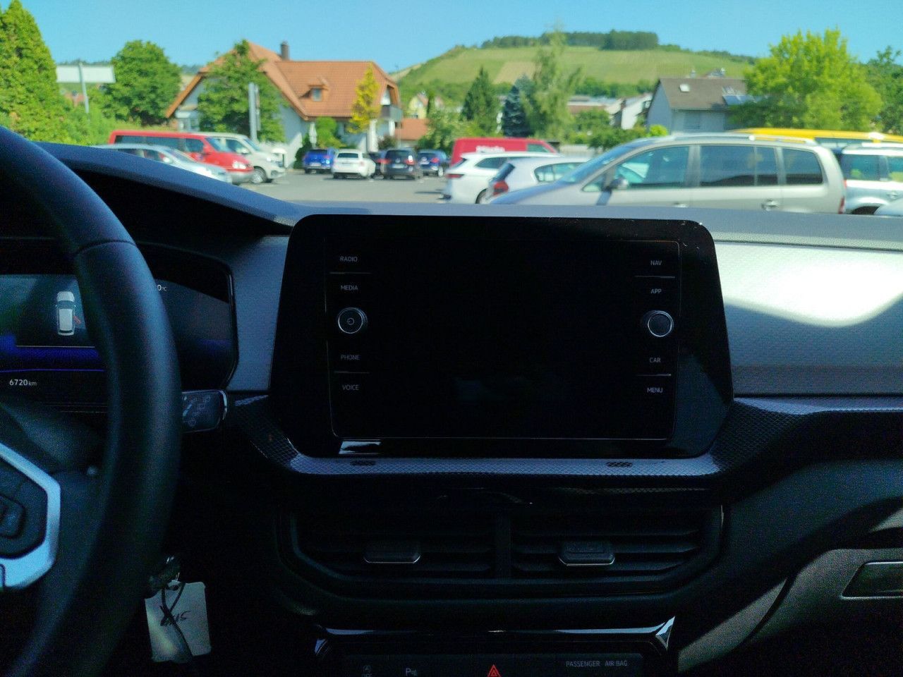 Fahrzeugabbildung Volkswagen T-Cross Life 1.0 B 085 TSIM6F, Navigation