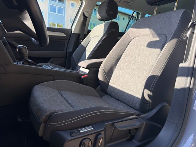 Fahrzeugabbildung Volkswagen Passat Variant 2.0 TDI BUSINESS LED-MATRIX ELEKT