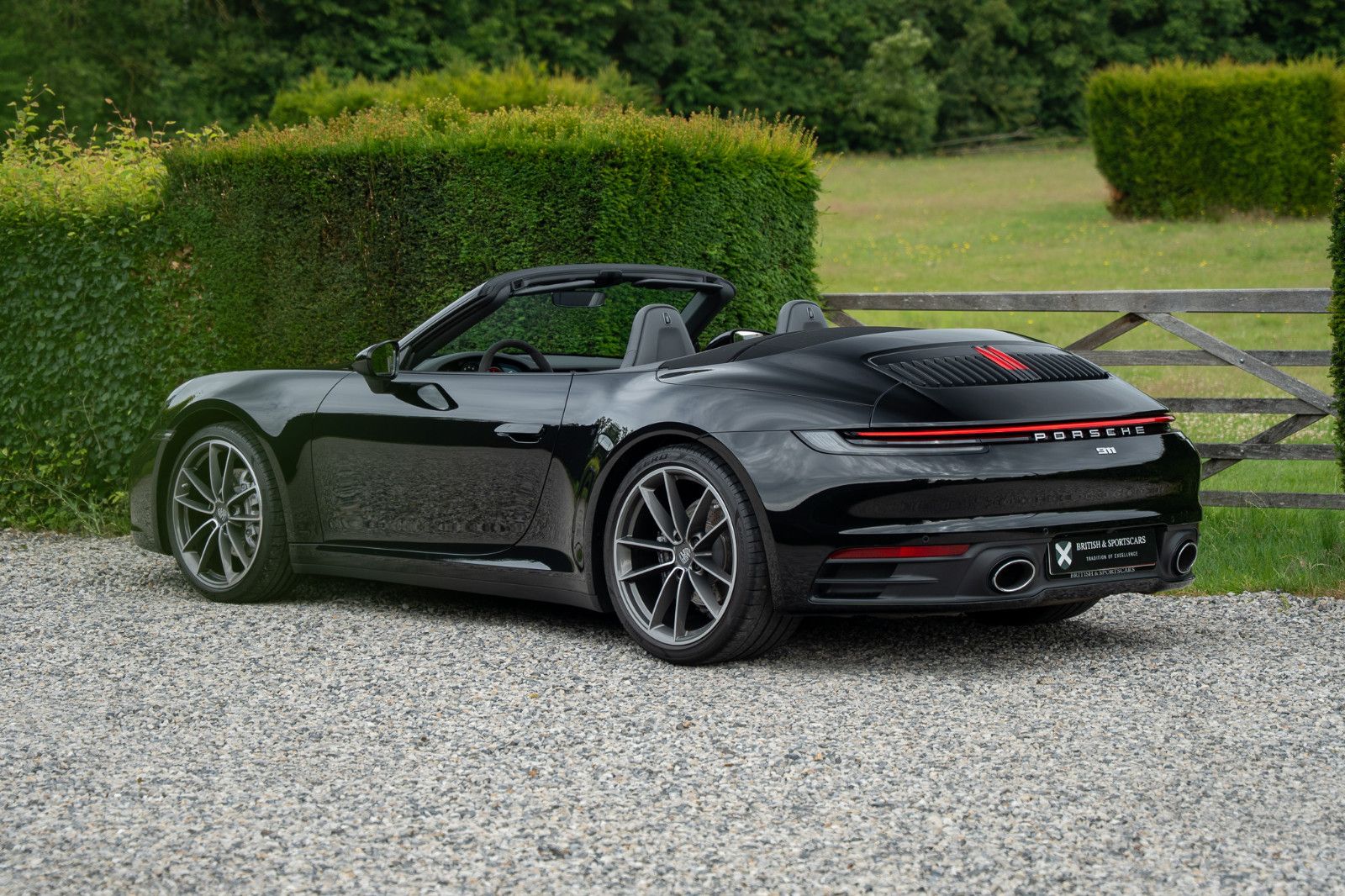 Porsche 992 Carrera Cabriolet | Eligible Porsche Approve imagem 2