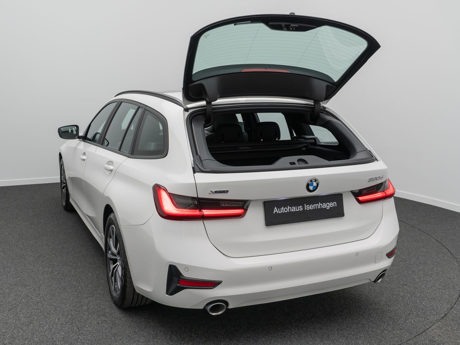 Fahrzeugabbildung BMW 320d xD Panorama PDC DAB Sport Geschwindigkeitsr
