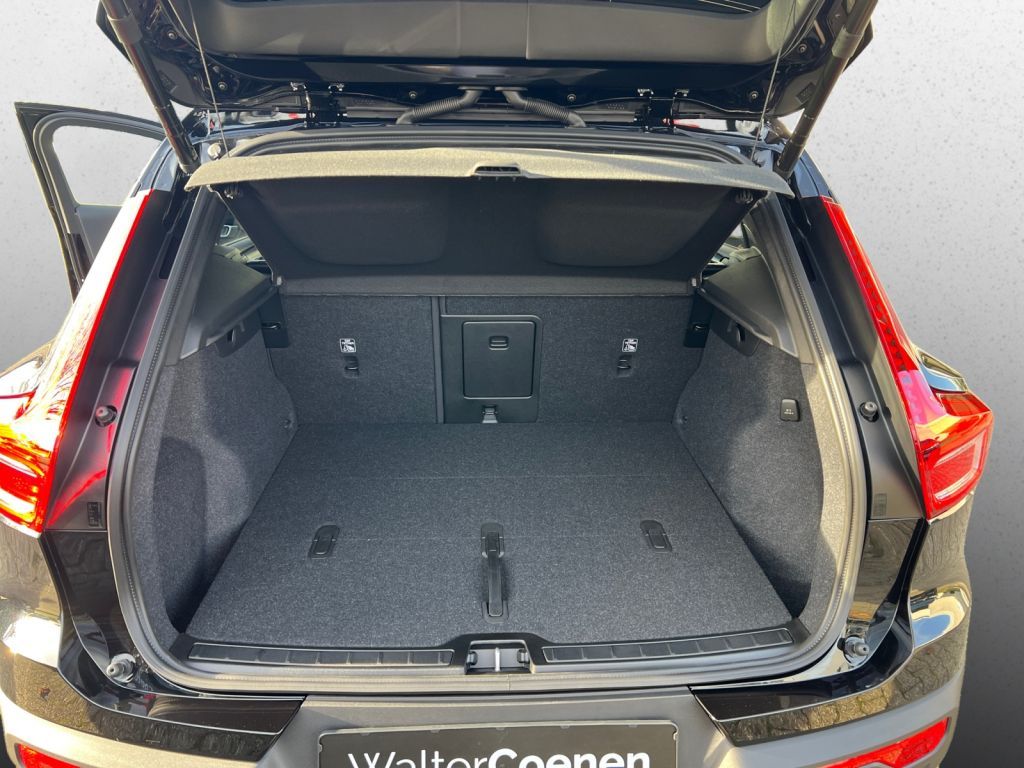 VOLVO XC40 B3 B DKG Plus Black Edition, FHZ VOLVO XC40 B3 B DKG Plus Black Edition, FHZ