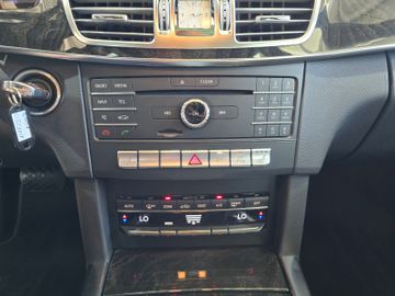 Mercedes E 220 - 12