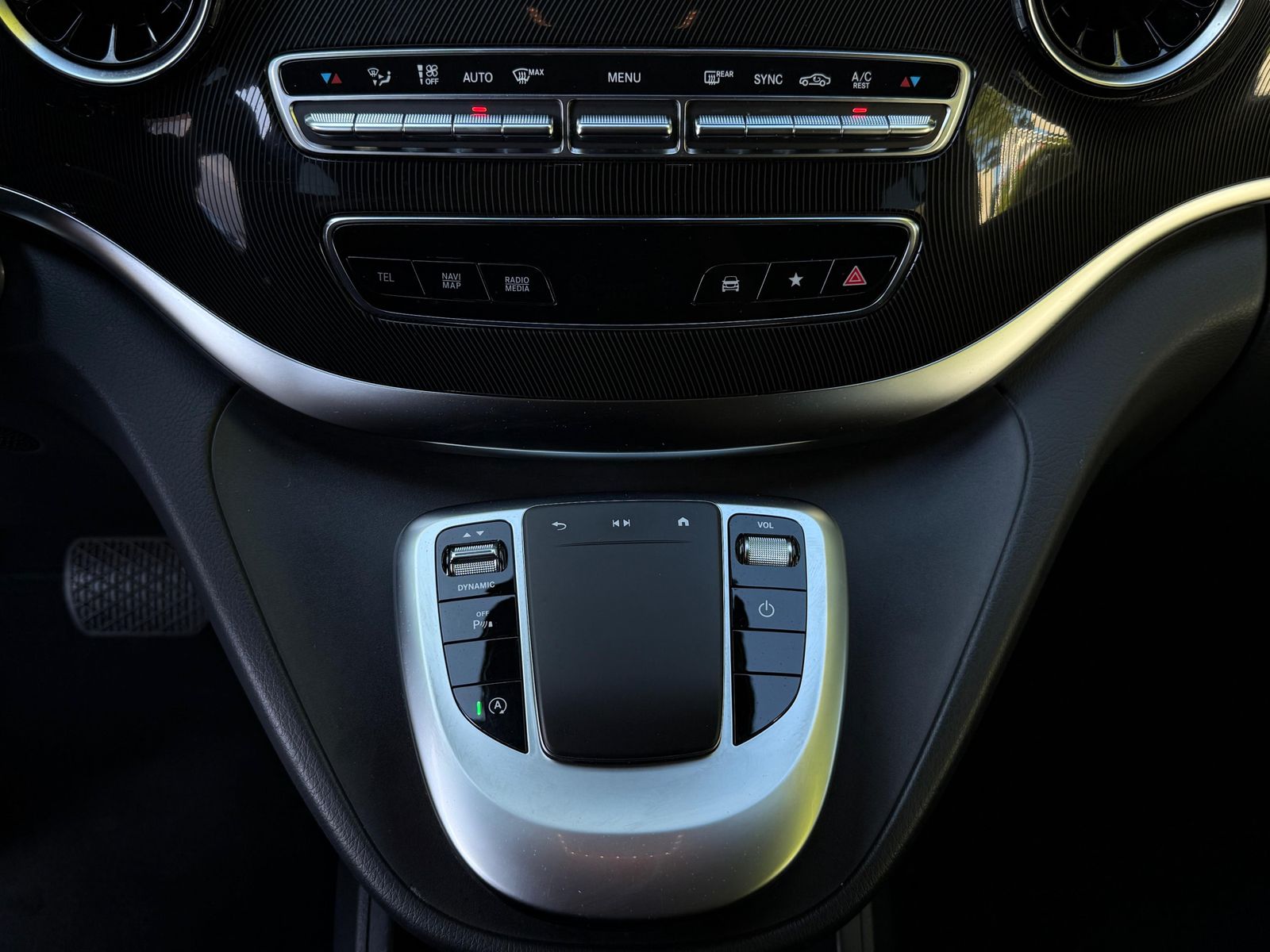 Vehicle illustration Mercedes-Benz V 220 d 9G Long LED+MBUX+DISTR+KAM+SHZ+PARK+7Si