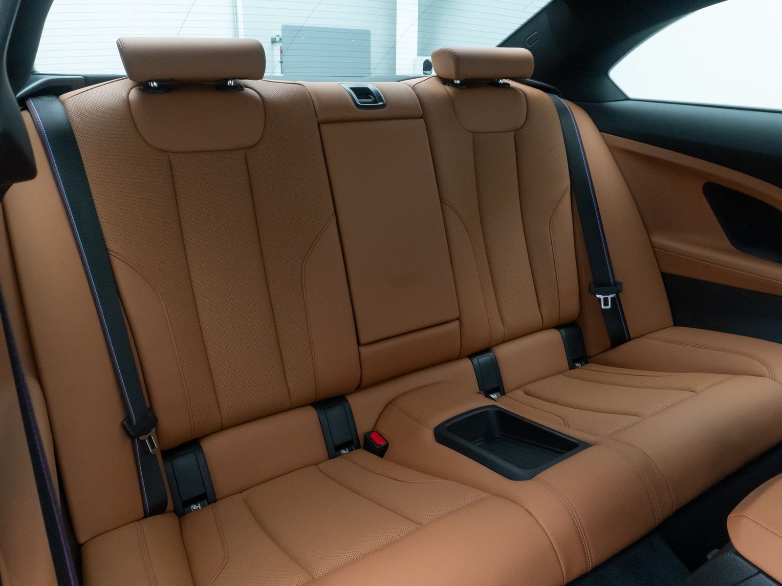 Fahrzeugabbildung BMW 220i Coup&eacute; M Sport Alarm DAB HiFi Kamera 19Zoll