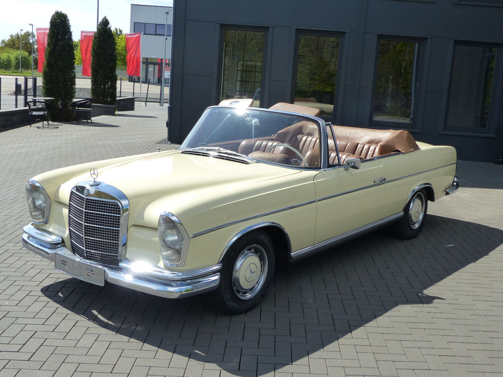 Fahrzeugabbildung Mercedes-Benz 250 SE Cabriolet *2.Hand*