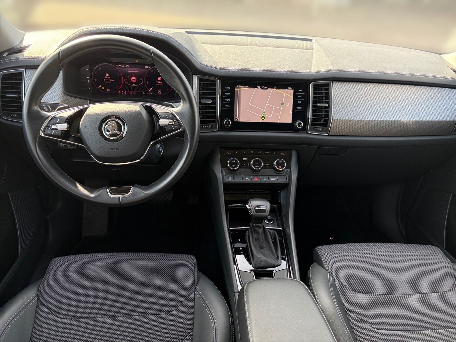 Skoda Kodiaq 1.5 TSI DSG STYLE +MATRIX +ACC +STHZ +RKA foto 10